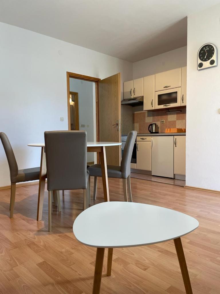 Apartment Place 2 Stay Hvar Town Eksteriør bilde